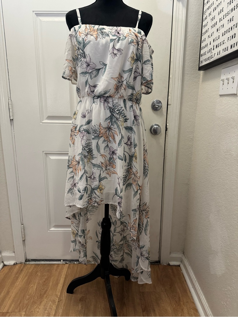 Off-Shoulder High-Low Floral Dress in White 0451